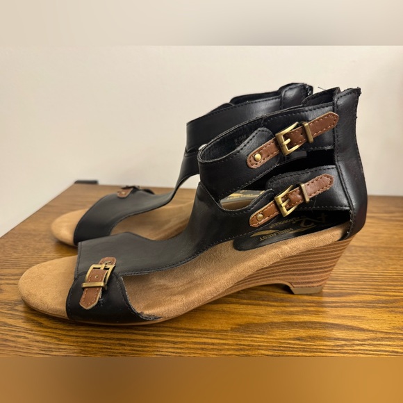 AEROSOLES Black and Brown Wedge Sandals Size 8.5 - Picture 5 of 16